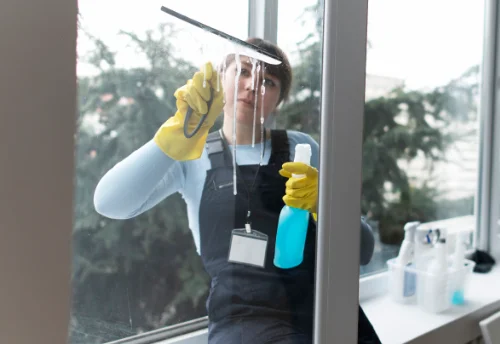 Nettoyage de vitres intérieures et extérieures à Jausiers